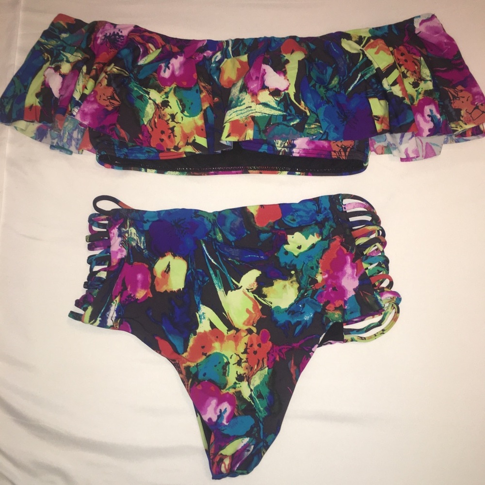 Fashion Nova 2 piece swimsuit